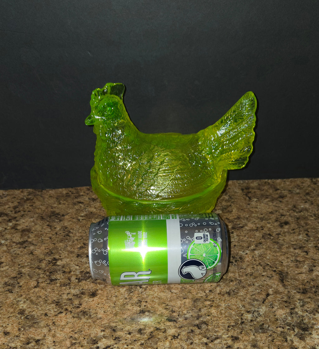 Vaseline glass Hen on Nest