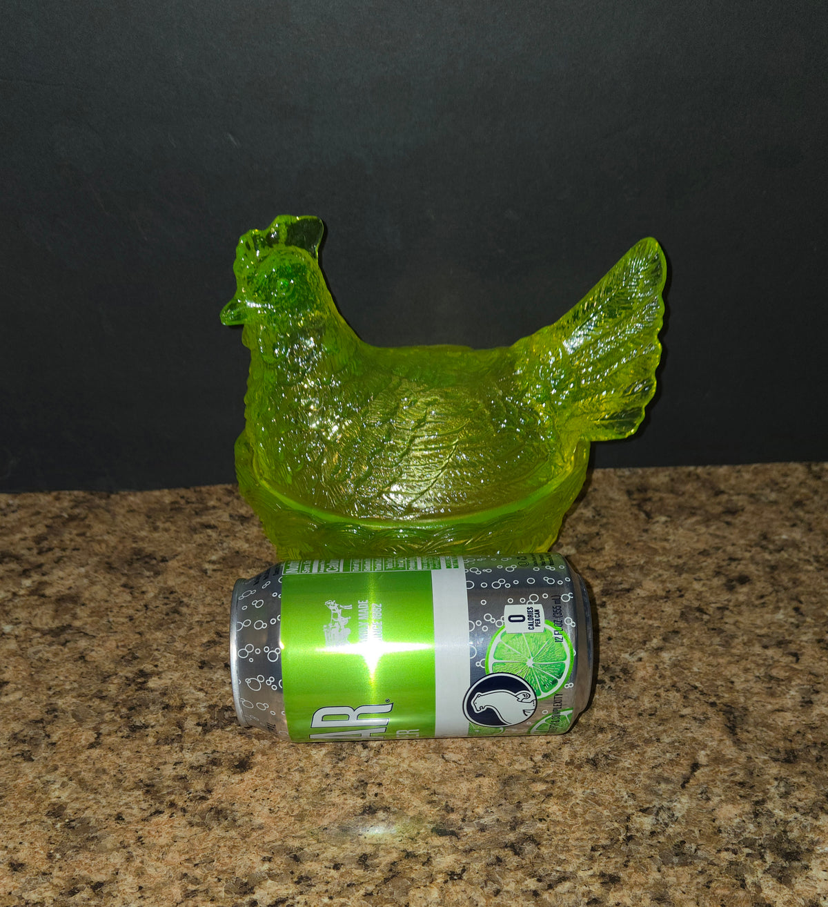 Vaseline glass Hen on Nest