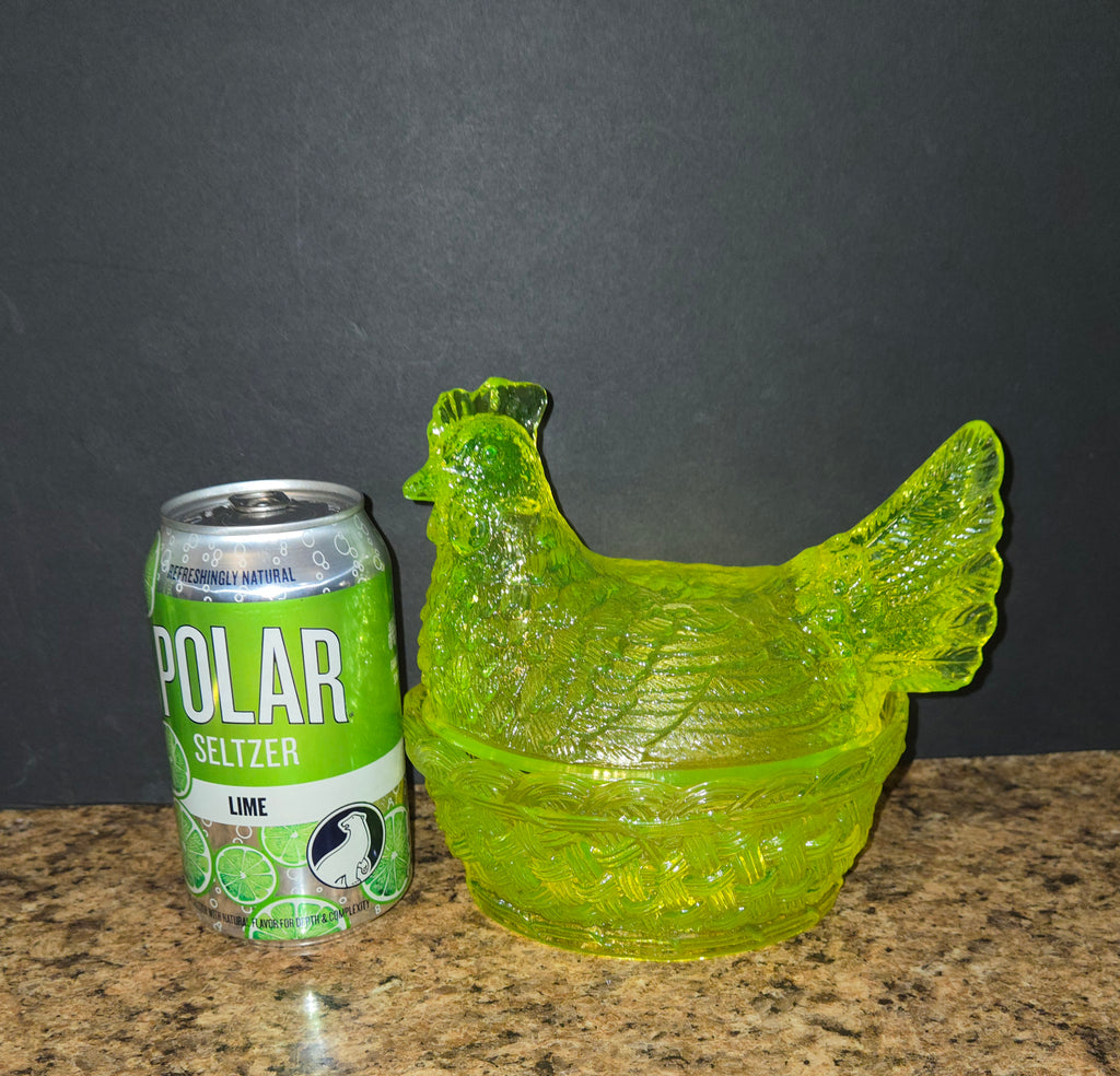 Vaseline glass Hen on Nest
